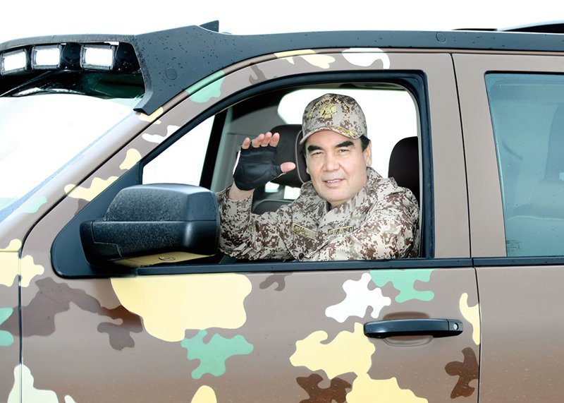 Президент Туркмении принял участие в открытии новой пограничной заставы