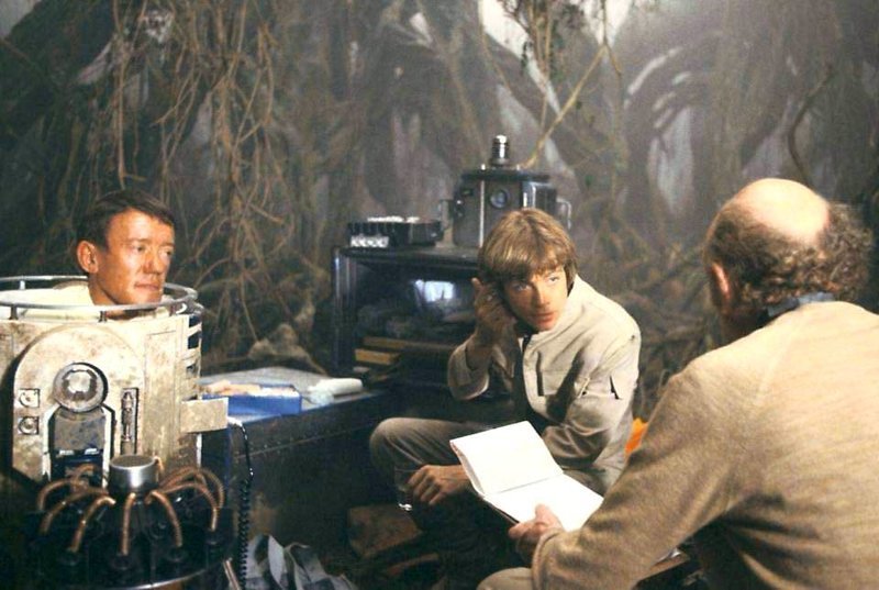 Кенни Бейкер, Марк Хэмилл и Ирвин Кершнер на съемочной площадке "The Empire Strikes Back".
