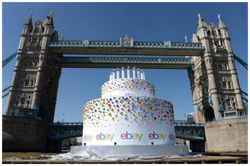 6-ти метровый тортв честь 20-летия Ebay. Доставляли его на барже по Темзе. Никуда не помещался. несите сюда, мы знаем куда поместить!