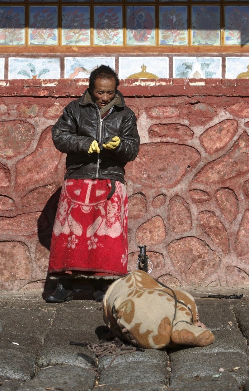 В 1959 году, когда на территории Тибета закрепились китайские власти, ритуал был полностью запрещён