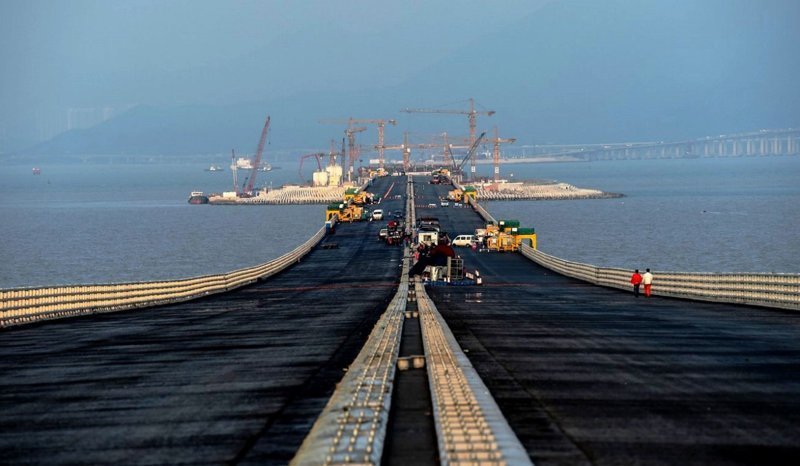 Завершено строительство самого длинного морского моста в мире