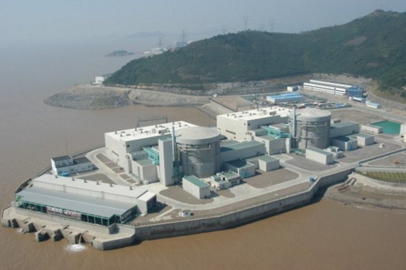 АЭС в Киньшане. Вероятно, одна из самых больших атомных электростанций на планете — семь реакторов уже трудятся, два еще строятся и еще два запланированы. Бюджет только текущего строительства — более 2 млрд. долларов США