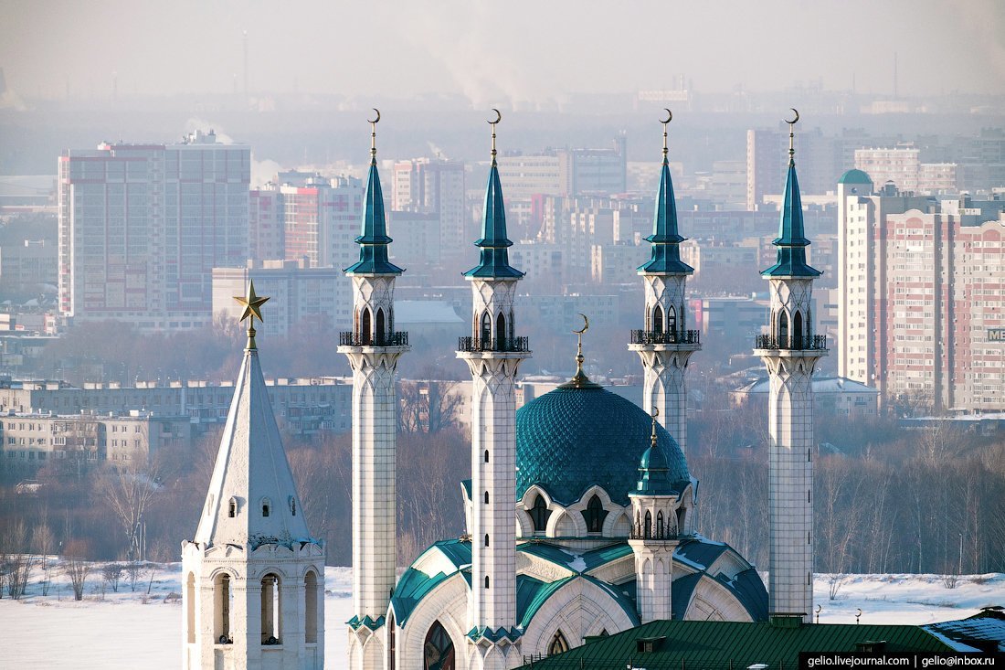 Время в татарстане сейчас. Мечеть кул-Шариф (г. Казань). Мечеть кул-Шариф в Казанском Кремле с высоты. Казань кул Шариф зима. Мечеть кул Шариф зимой.