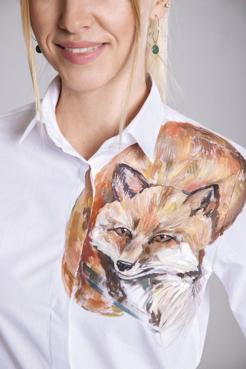 Искусство, которое можно носить: художница рисует красоту на рубашках
