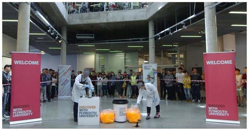  Зрелищный эксперимент с шариками для пинг-понга и жидким азотом