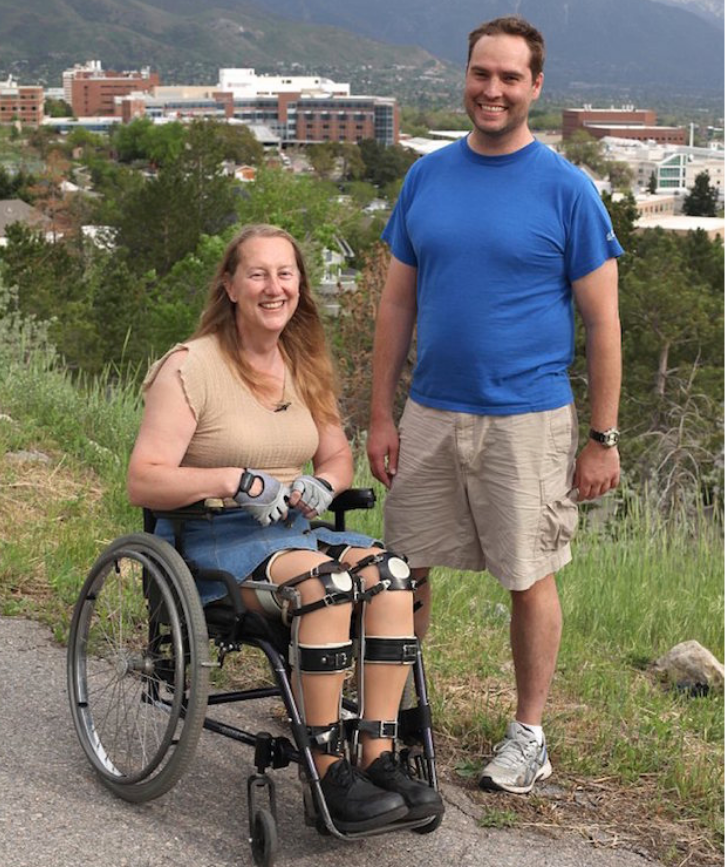 Инвалиды уроды. Инвалид. Человек в инвалидной коляске. Женщина инвалид. Инвалид колясочник.