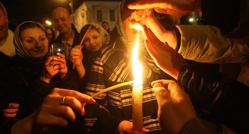Армянский священник заявил, что ничего мистического в благодатном огне нет