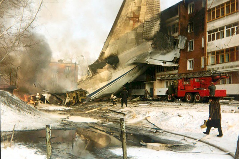 Смерть весом в 350 тонн: как в России на жилой район рухнул самолет-гигант