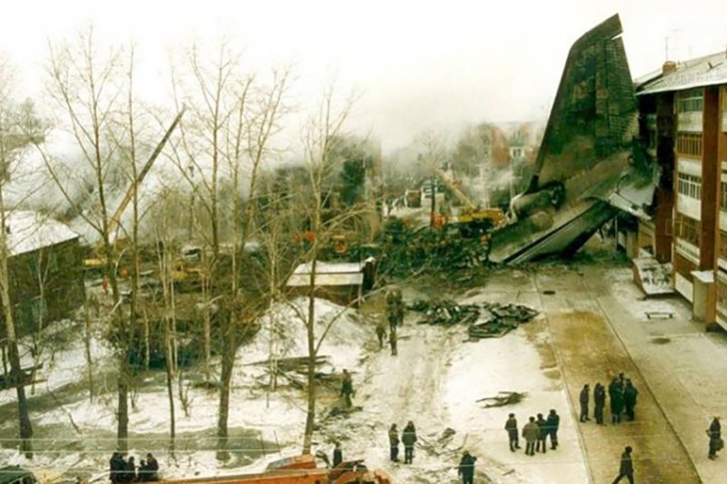 Смерть весом в 350 тонн: как в России на жилой район рухнул самолет-гигант