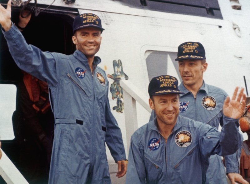 «Хьюстон, у нас проблема». Как изолента и сотни специалистов NASA спасли «Аполлон-13»