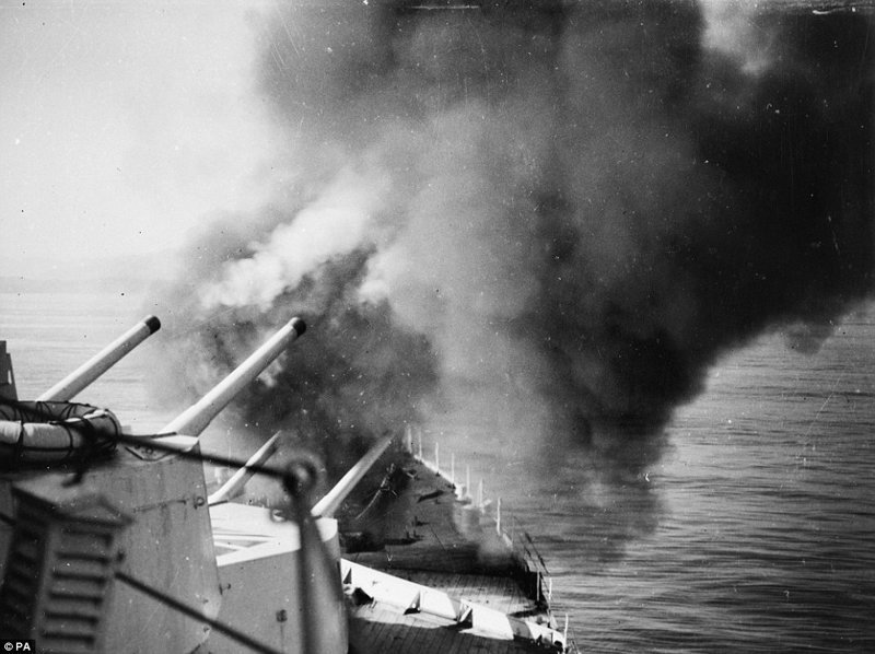 HMS Belfast также принимал участие в высадке союзных войск в Нормандии (1944) и Корейской войне (1950 - 1953)