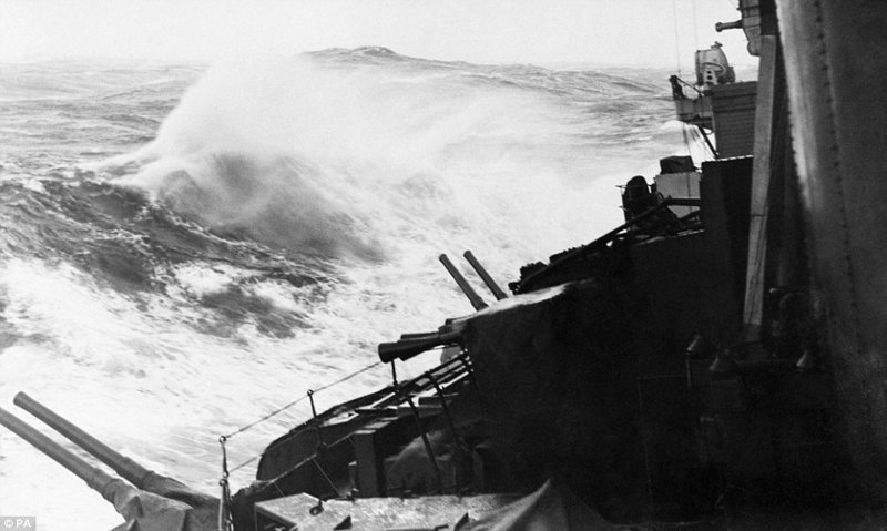 HMS Belfast у берегов Исландии во время арктических конвоев, февраль 1943 года