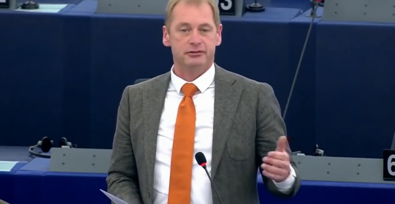 Депутаты Европарламента массово требуют наладить отношения с Москвой