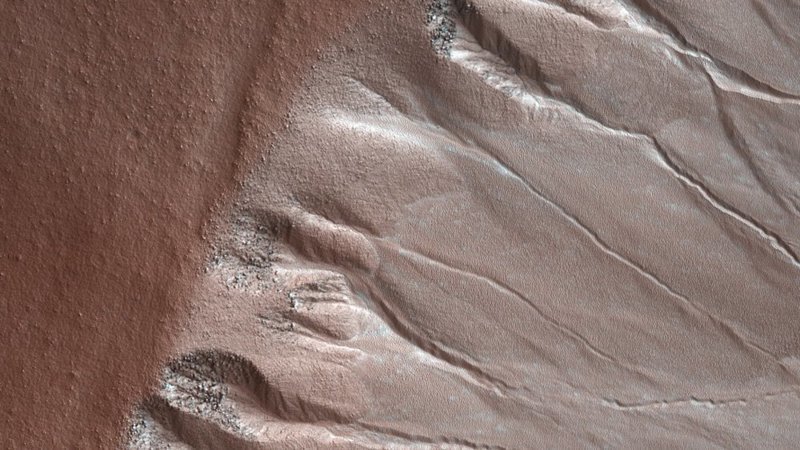 ЕГЭ на марше: Получены новые фото марсианских рек