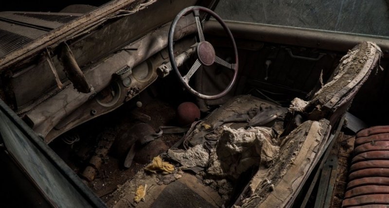 На заброшенной подземной парковке в Нью-Йорке найдены автомобили, простоявшие там 40 лет