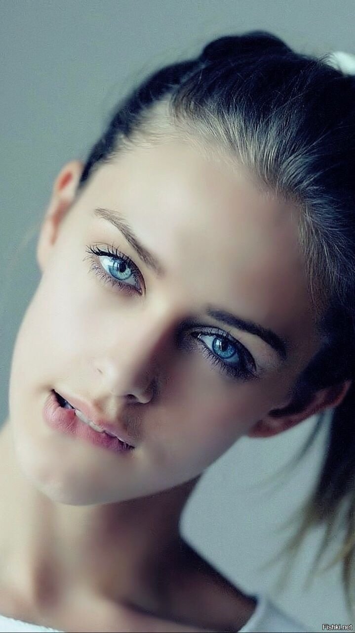 Красивые девушки с синими глазами