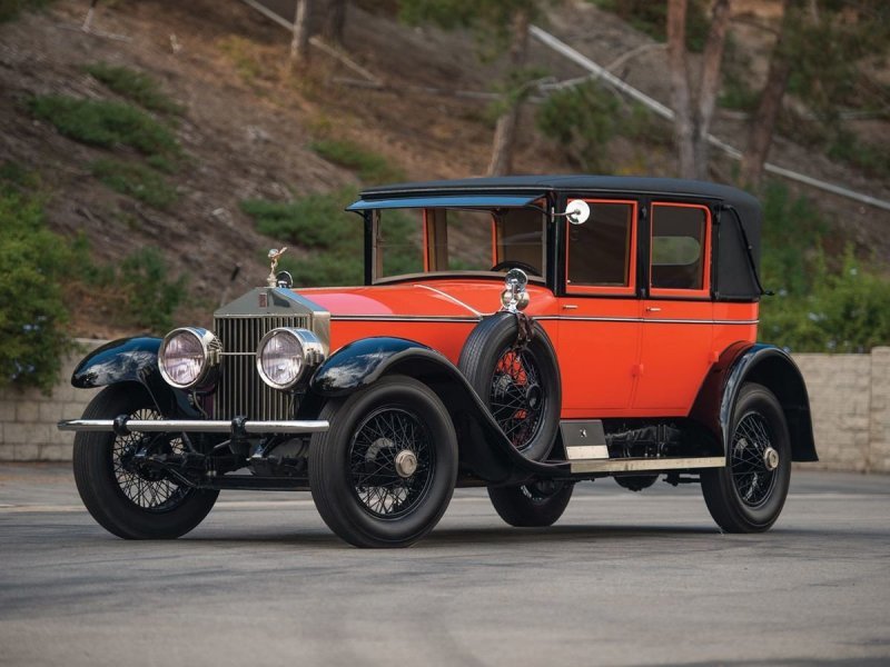 Примечательно, что в январе 2018 года на аукционе RM Sotheby’s выставлялся именно Rolls-Royce Silver Ghost Tilbury Sedan, такой же, что послужил основой для пикапа Ботуэлла, причем тоже 1926 года.
