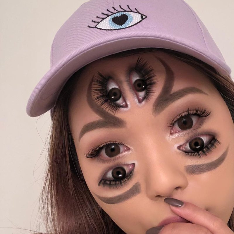 Мими Чой и её новые оптические преображения с помощью макияжа