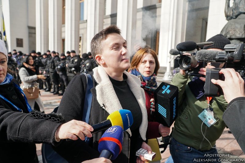 Савченко арестовали, где же Ахеджакова