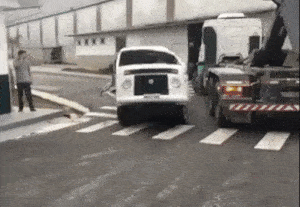 Едет и ладно