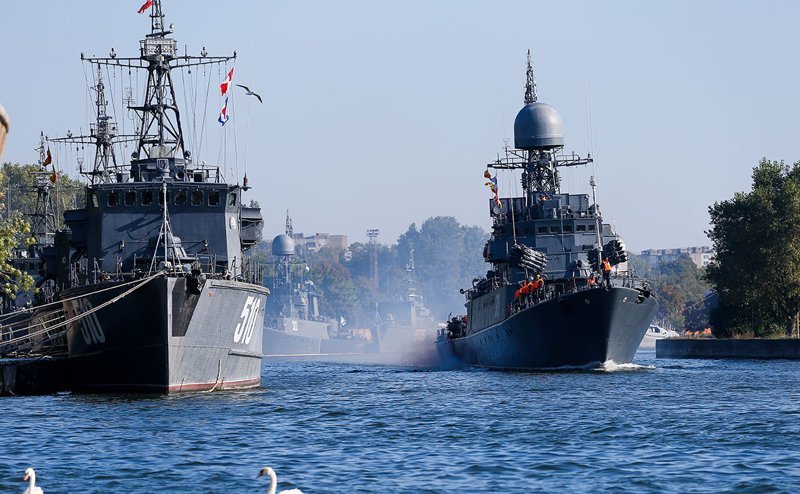 НАТО такого не ожидали: Авицация РФ устроила охоту на эсминцы США в Черном море