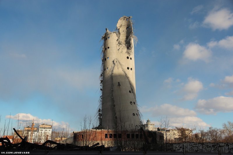 Прощай, башня! Кадры сноса самого высокого недостроя России от жителей Екатеринбурга