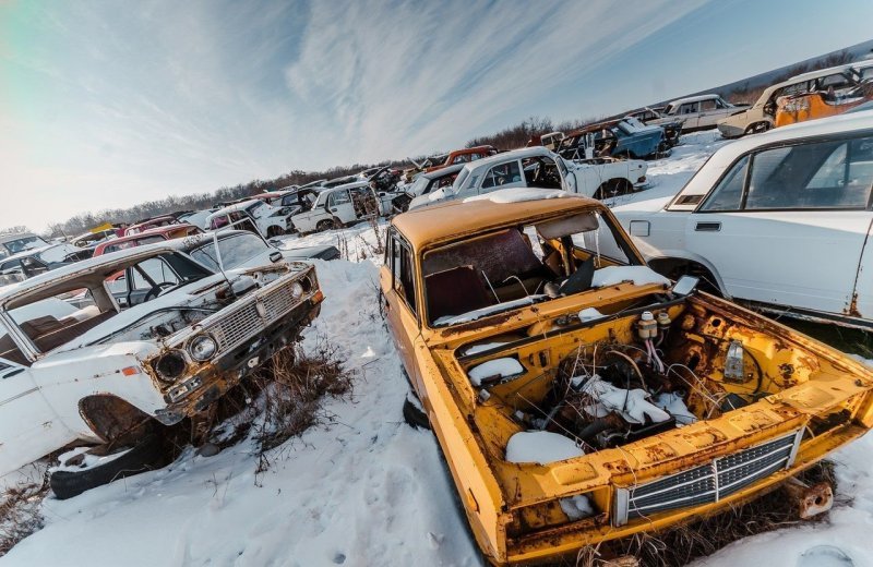 Кладбище отечественных автомобилей под Воронежем 