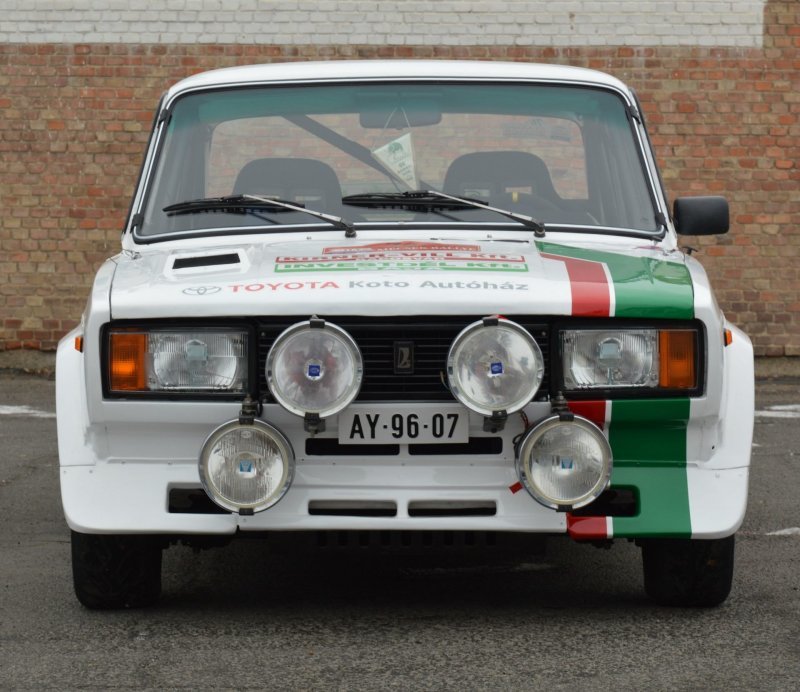 Вашему вниманию предлагается 2105 VFTS 1986 года постройки, принадлежащей венгерскому гонщику Budai Béla.