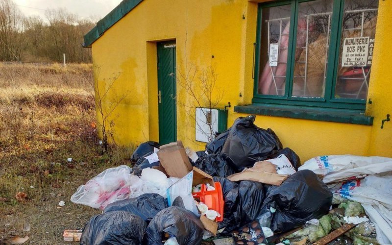 Предприимчивые швейцарские обыватели ездят выбрасывать мусор во Францию