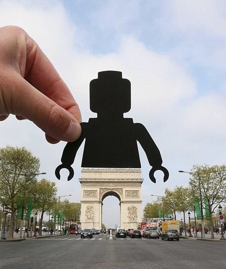 Человечек LEGO из Триумфальной арки