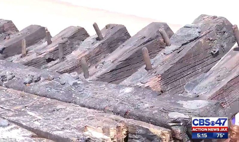 На шпангоутах корабля до сих пор видны вырезанные несколько веков назад римские цифры