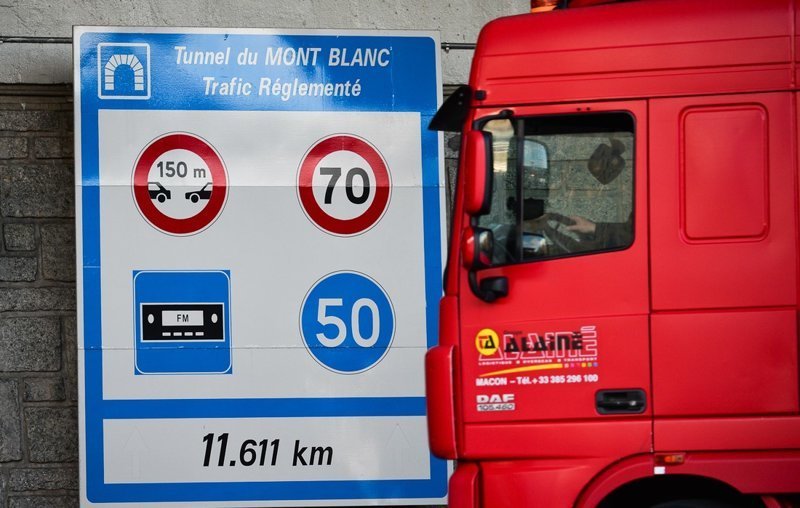 Кошмар под Монбланом: как загоревшийся грузовик убил 39 человек в горном тоннеле