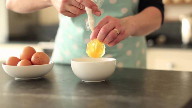  Готовьте яйца пашот без пашотницы Лайфхак, гениально, идея, пленка, совет, хитрости
