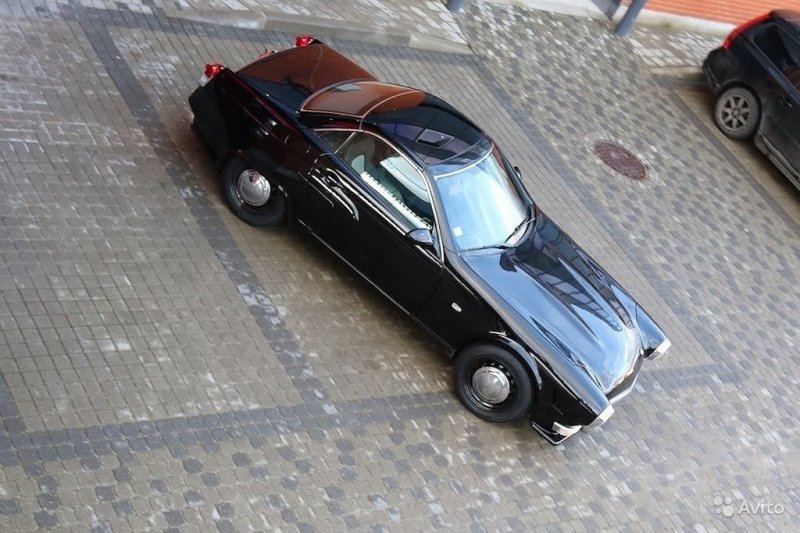 Маленький родстер Mercedes-Benz SLK стилизованный под 21-ю "Волгу"