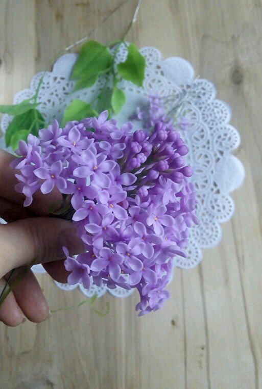 Сирень ручной работы из полимерной глины