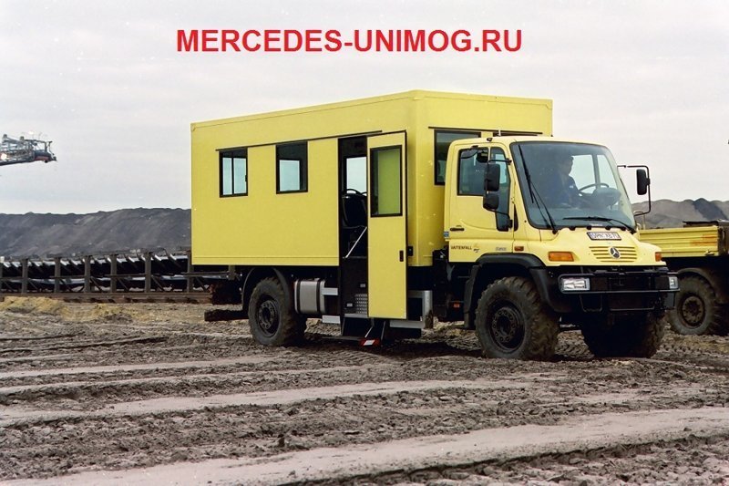 Mercedes-Benz Unimog U400 с фургоном