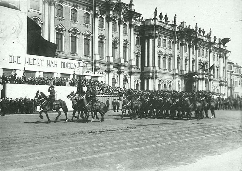 Военный парад на площади Урицкого. Дата съемки: 1940 год. Неизвестный автор