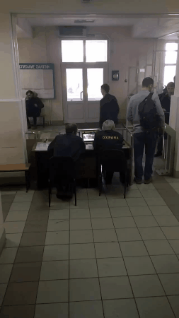 Что смотрят охранники во время работы