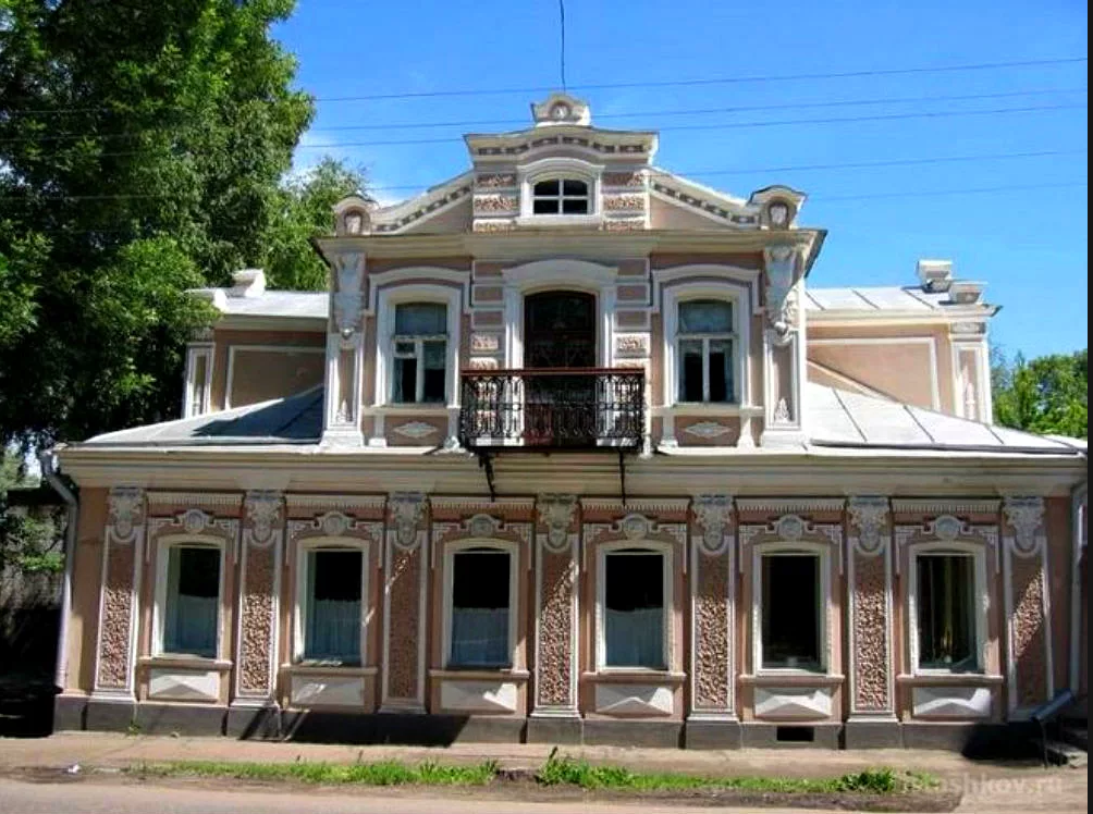 Дом русское слово. Мезонин дом с мезонином. Мезонин 19 век. Мезонин (архитектура). Мезонин усадьба 19 века.