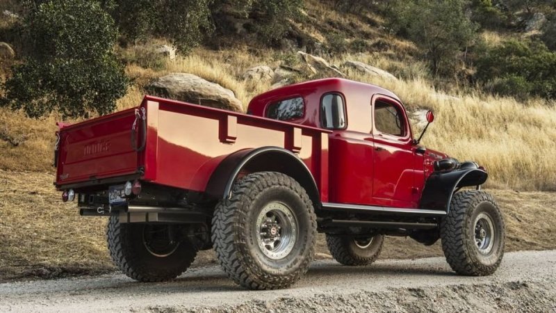 Для настоящих мужиков: 60-летние грузовики Dodge с современной начинкой