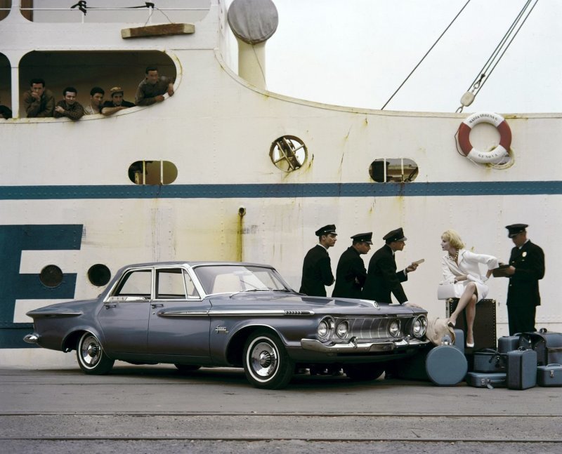 Полноразмерный Plymouth Fury 1962 лишь немногим симпатичнее Dodge Dart