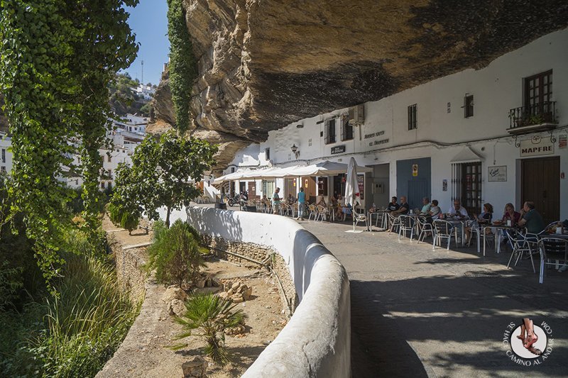 Удивительный городок в скале: Сетениль-де-лас-Бодегас