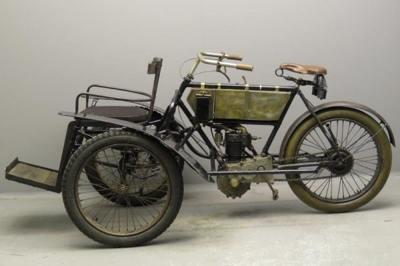 Bruneau Tri-promeneur - старинный трицикл 1907 года