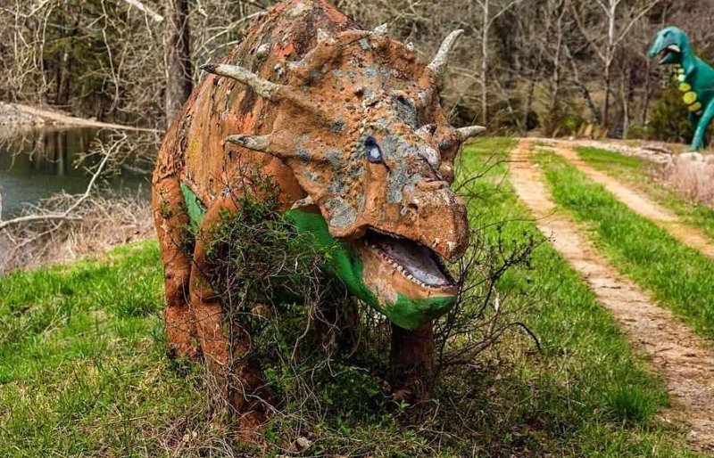 Забытые динозавры в лесах Арканзаса