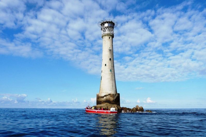 Бишоп-Рок — самый маленький остров в мире