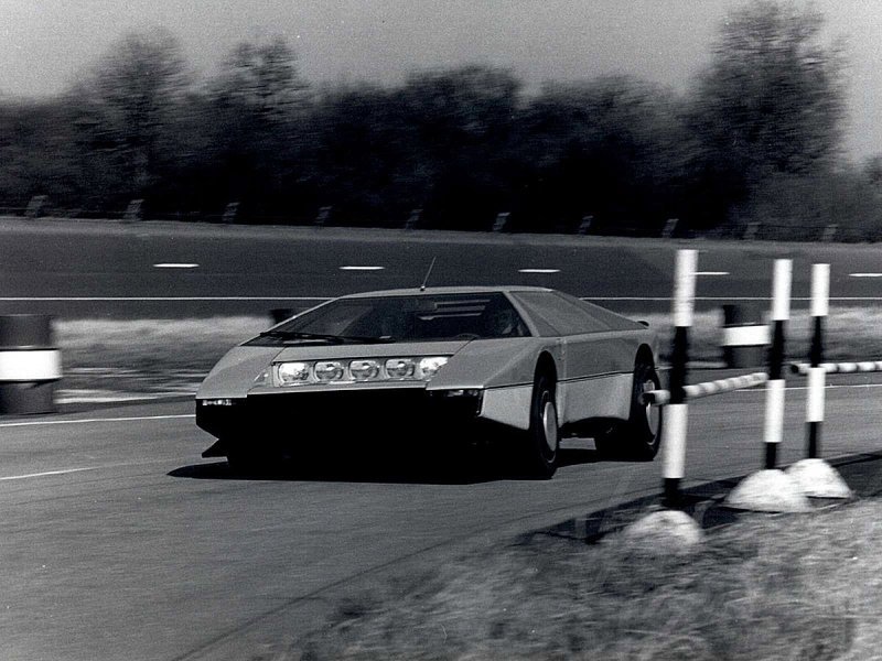 Единственный в своем роде Aston Martin Bulldog 1980 года