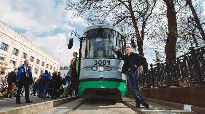 Московскому трамваю сегодня исполняется 119 лет. Прошел парад трамваев