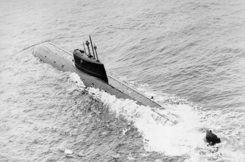 1054 м — Самое глубокое погружение военной подлодки К-278 «Комсомолец»