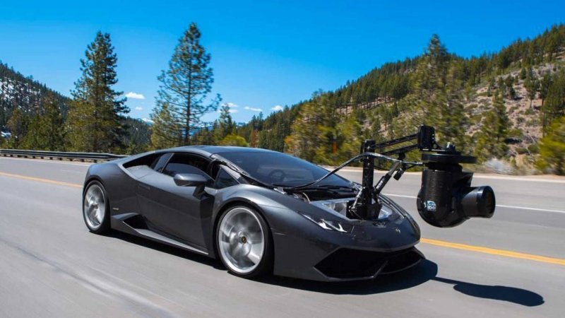 Исходный мотор Lamborghini Huracan, 5,2-литровый атмосферный V10 отдачей 610 л.с., остался без изменений.