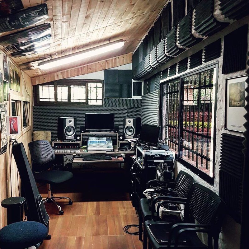 30 фотографий крутых домашних студий, о которых мечтали все начинающие музыканты